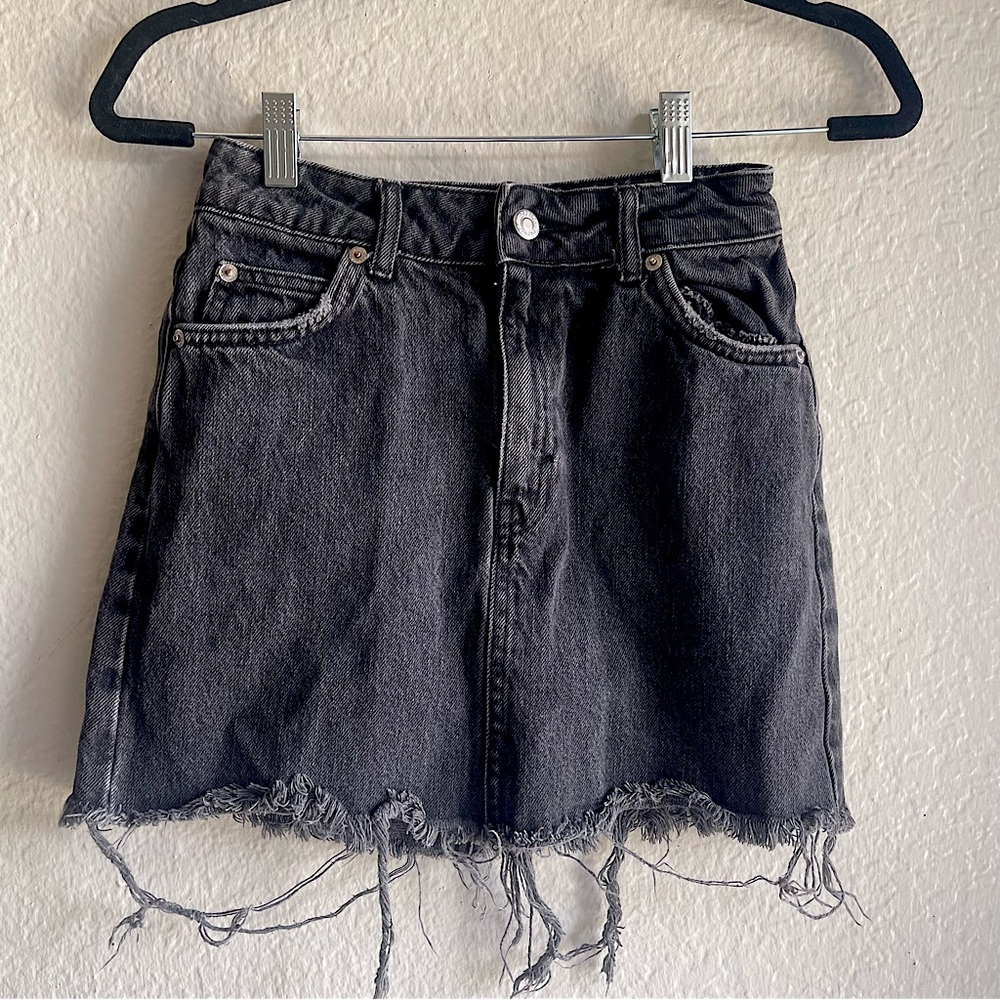 TopShop Moto Raw Black Denim Mini Skirt Size 2
